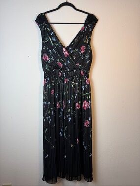 WHBM Metallic Stripe Floral Midi Dress Medium M Black Pleated V-Neck Evening